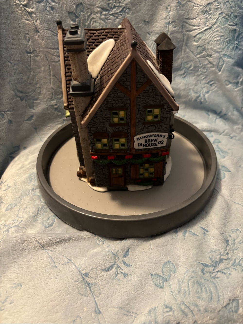 Department 56 Kingsfords Brew House Figurine - Brown, White, Green, Red, Yellow